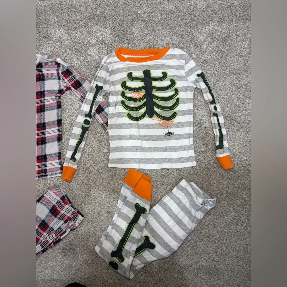 Little boy holiday pajamas size 6 pajama sets skeleton Halloween pajamas